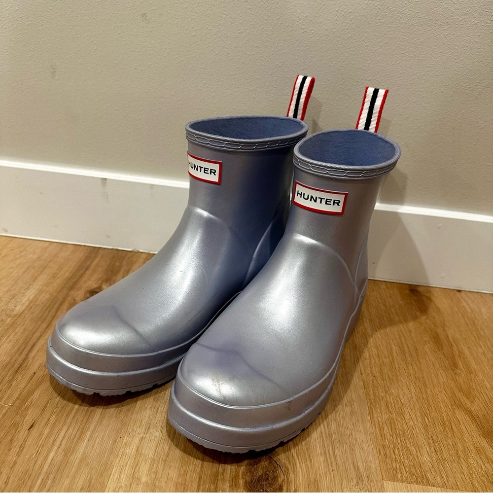 Gently Used Women’s Hunter Cosmic Play Short Lavender Rain Boots 8M Wellies